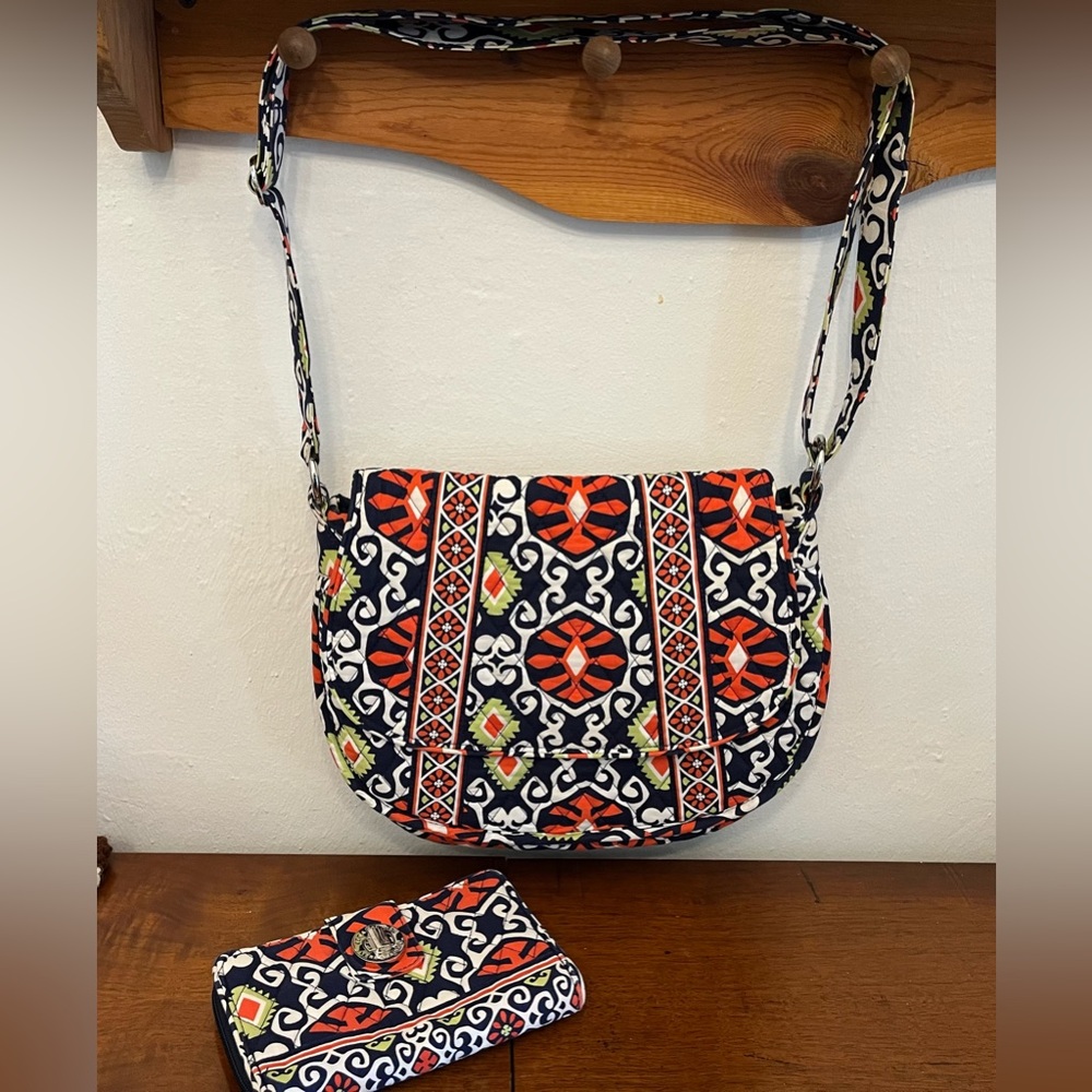 Vera Bradley Sun Valley crossbody saddlebag purse with wallet